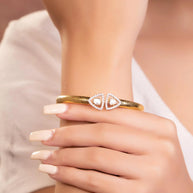 Vansika Polki And Diamond Bangle