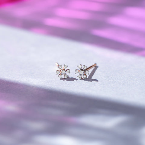 Sparkling Daisy Diamond Stud