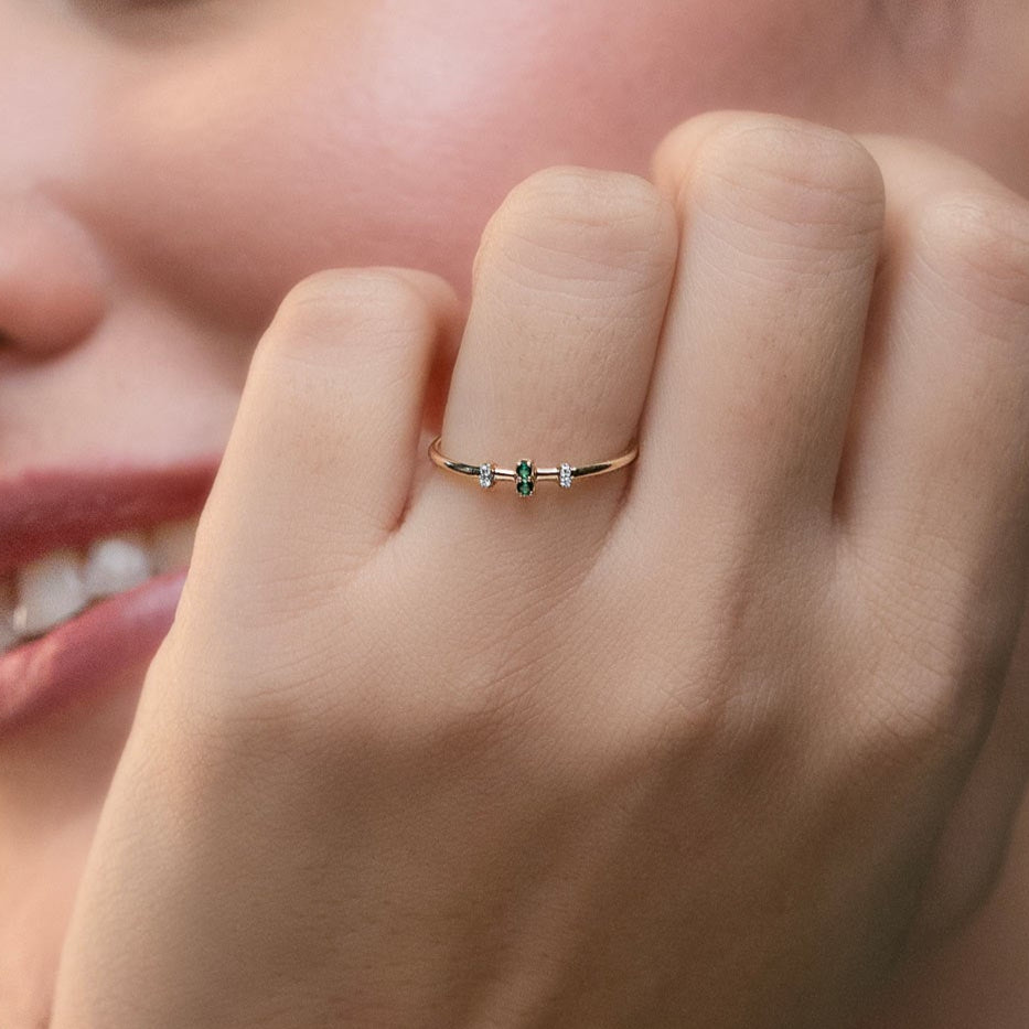 Rectangular Streak Gemstone Ring