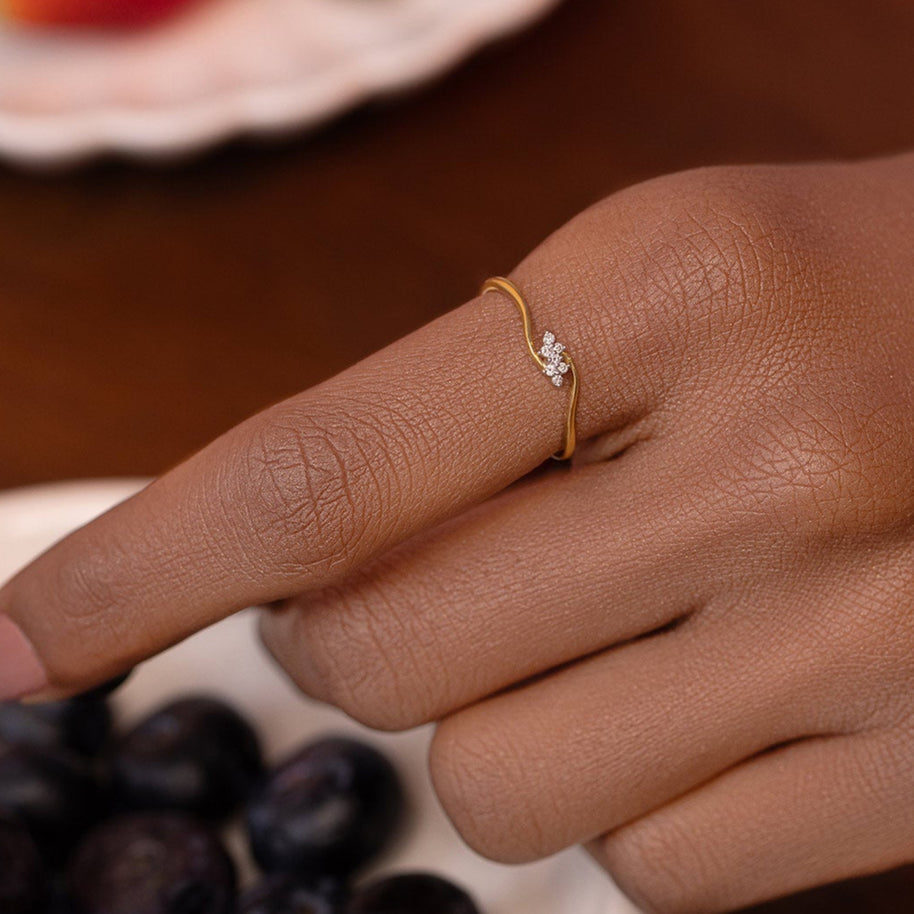 Danity Curve Diamond Ring