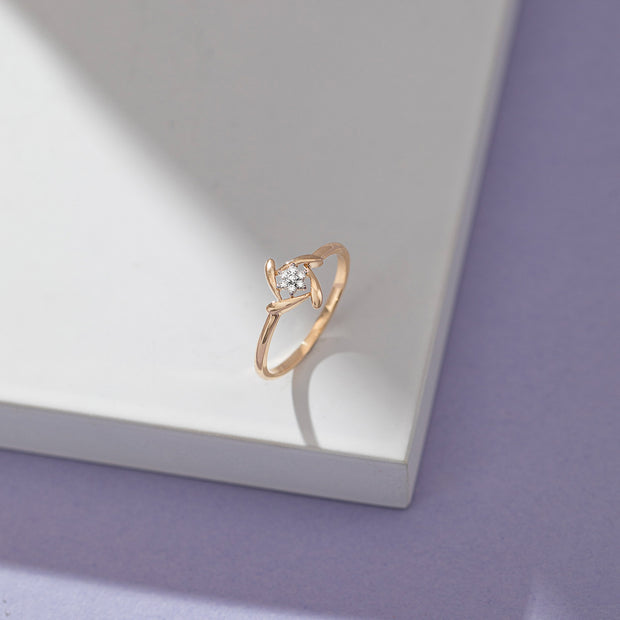 Swirly Shine Diamond Ring