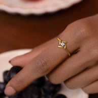 Swirly Shine Diamond Ring