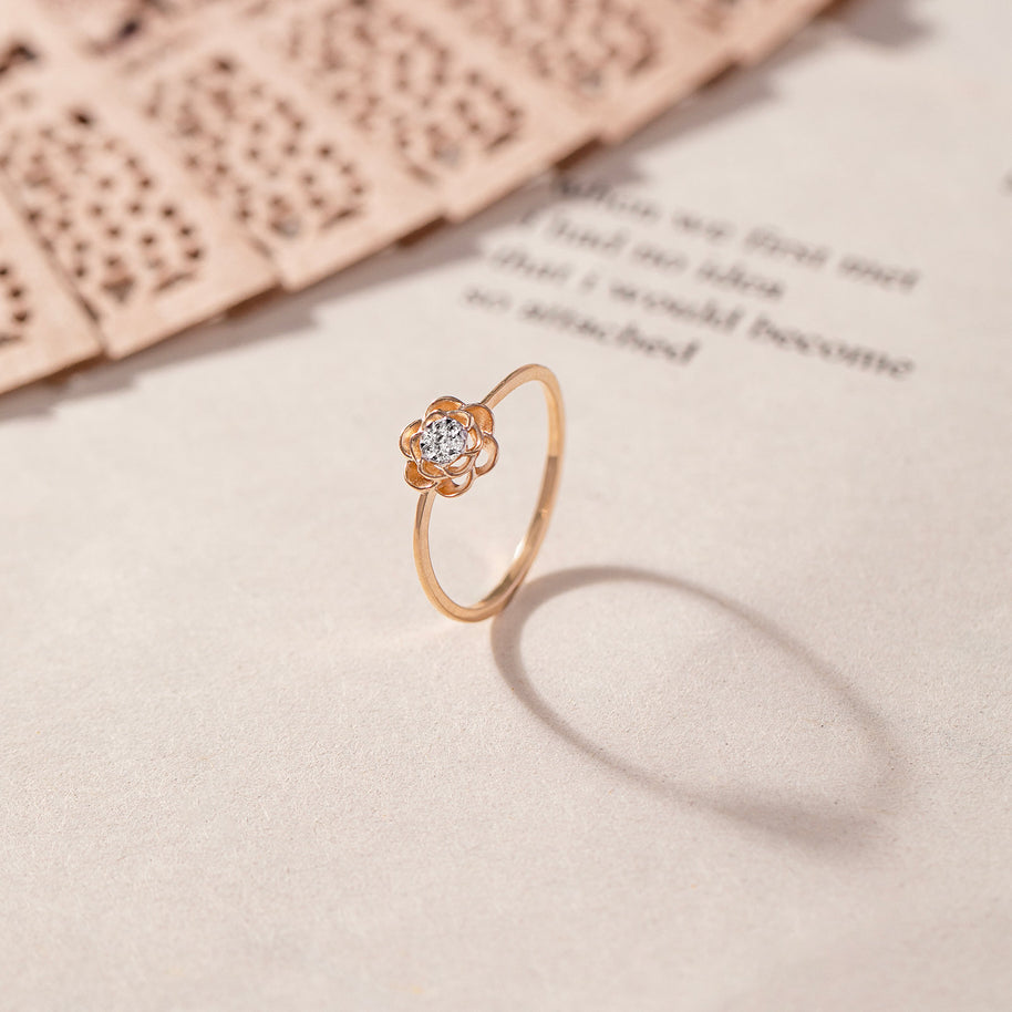Floral Blink Diamond Ring