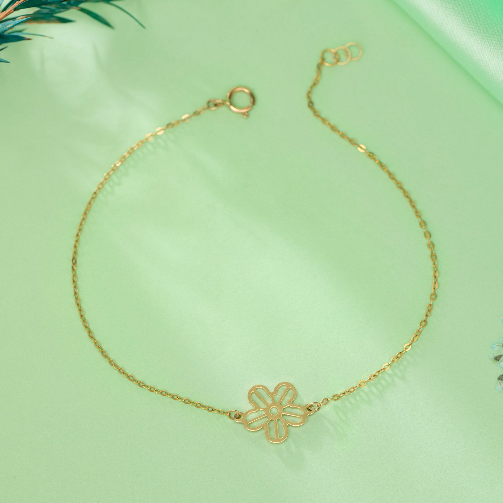 Jazzy Blossom Gold Bracelet